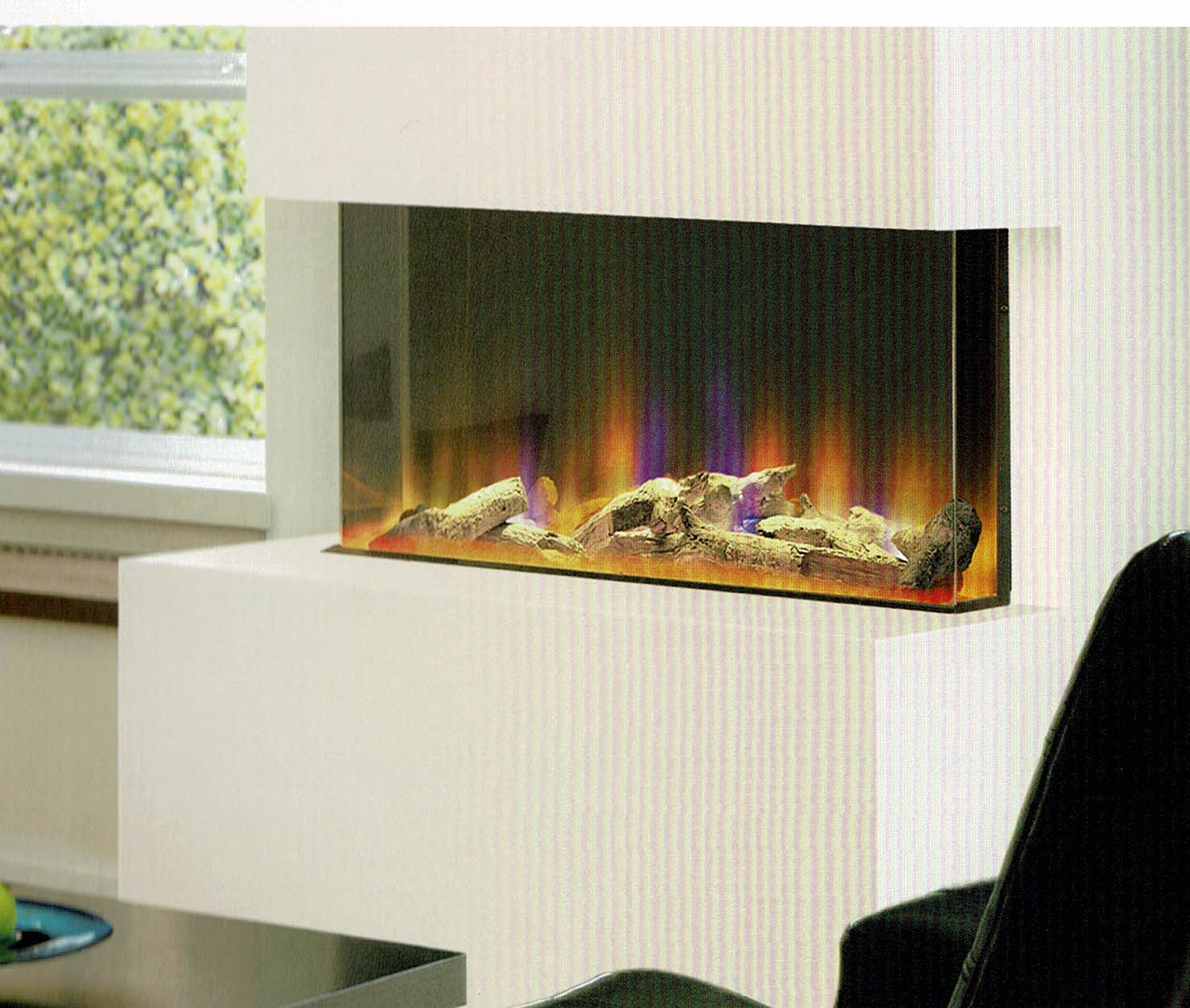 ELECTRIC SUITES&nbsp;750